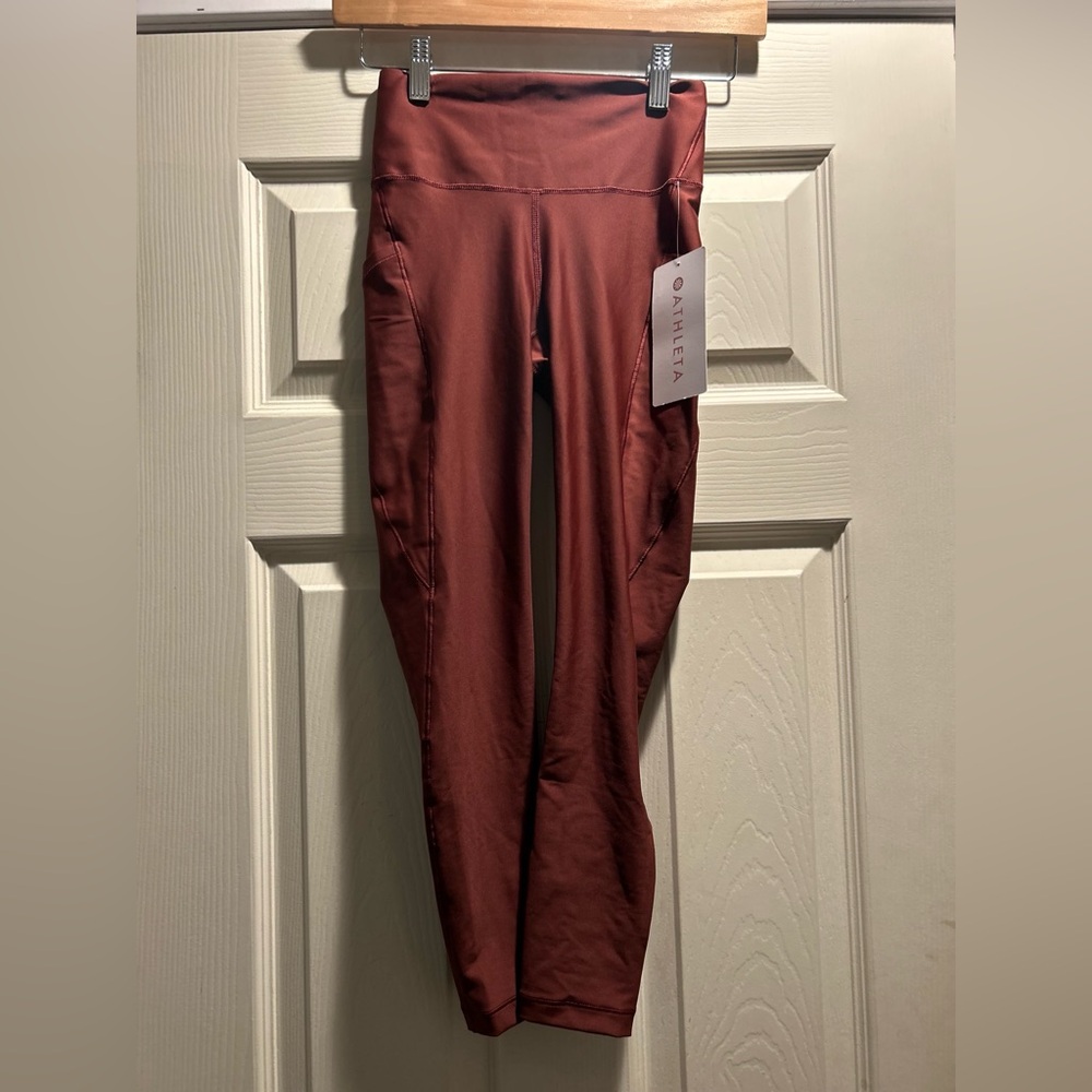 Athleta Interval stash 7/8 tight